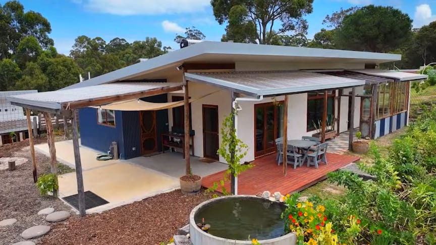 Krásný domov páru ze slámy a klasu